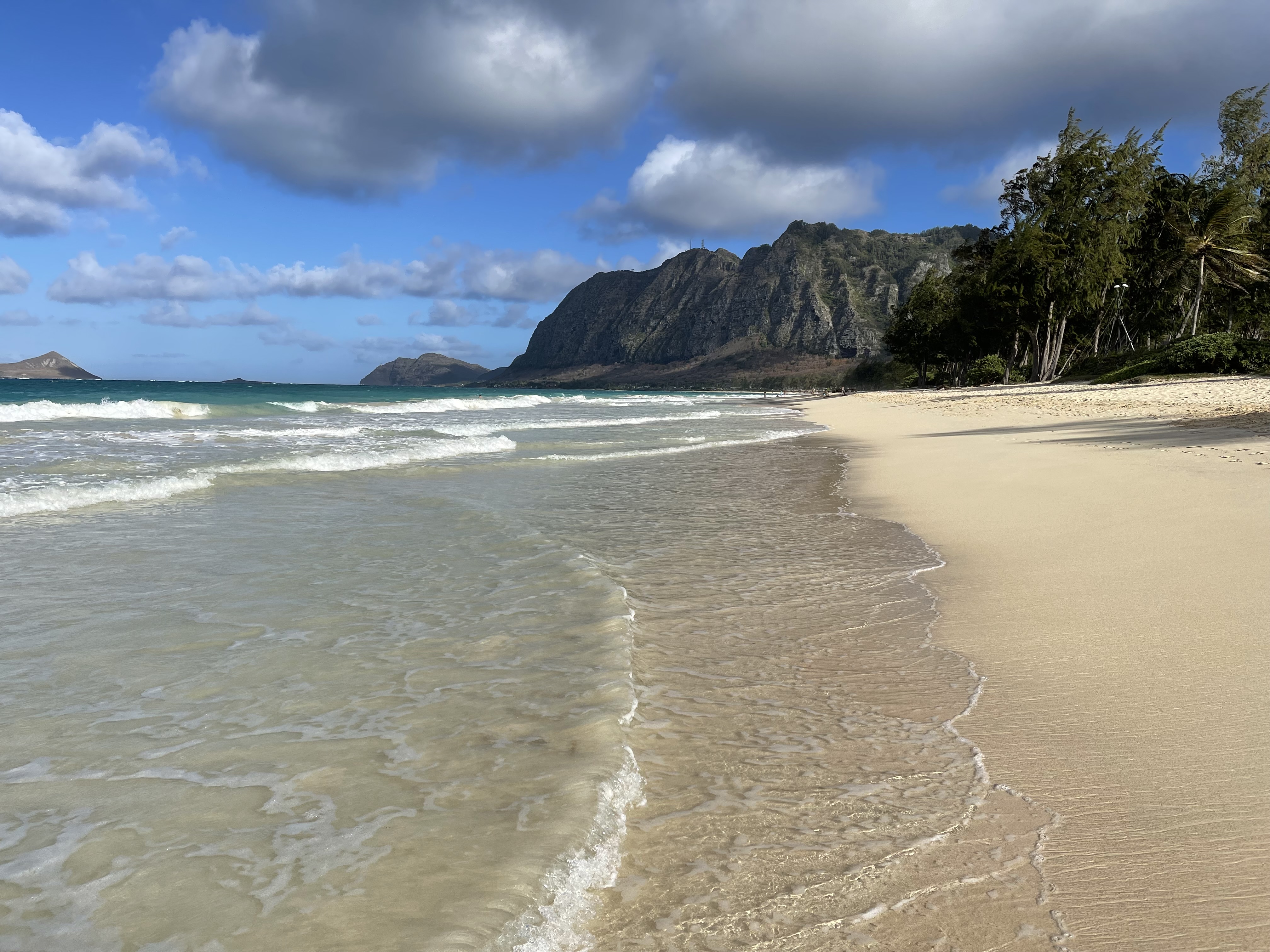 Waimanalo Beach with white sand and dramatic Ko'olau mountains, Oahu